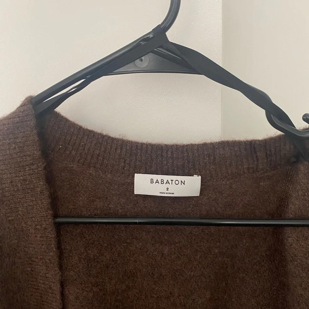 Aritzia Wool cropped Cardigan - Picture 3 of 5